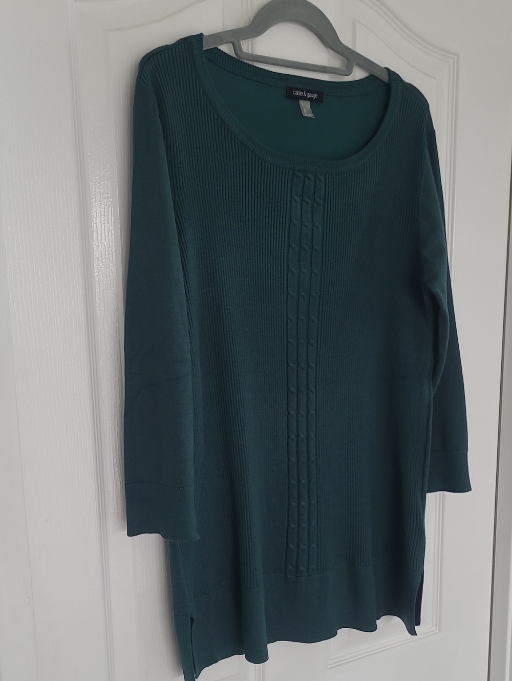 Cable & Gauge Dark Green Cable-Front Scoop Neck Sweater